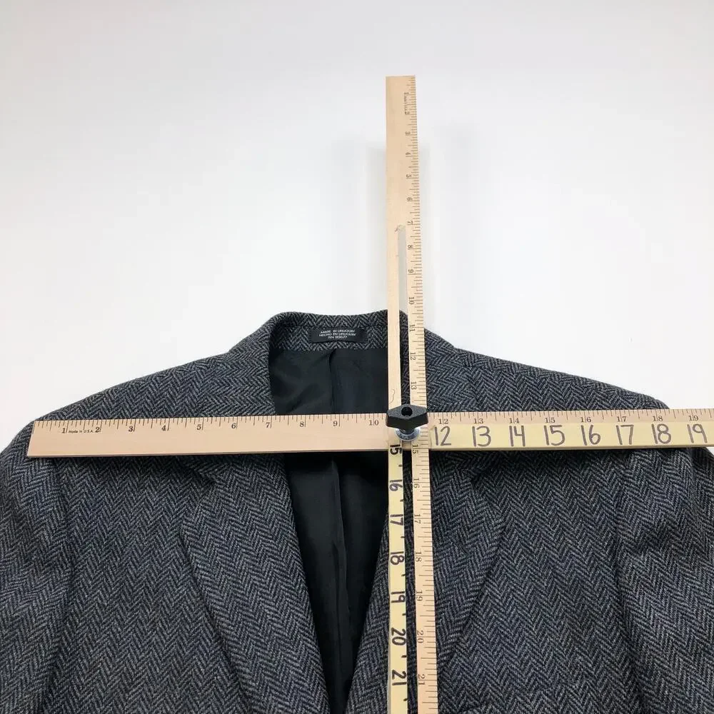 Stafford Herringbone 40 R Gray 100% Wool Button Blazer Sport Coat Jacket